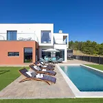 Luxurious In * Dicmo