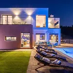 Luxurious In