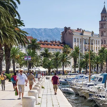 Prázdninový dům Amazing In With Kitchen Dicmo