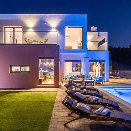 Luxurious In