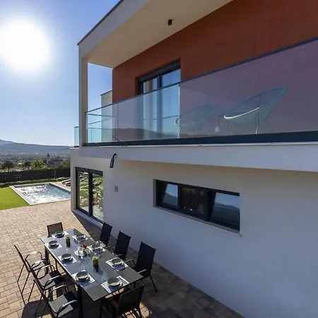 Amazing In With Kitchen Prázdninový dům *