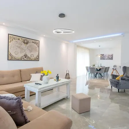 Holiday home Amazing In With Kitchen *