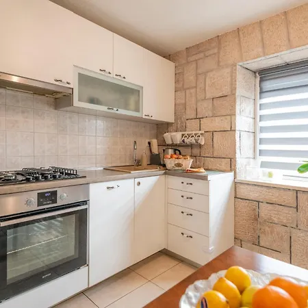 Amazing In With Kitchen * Zmijavci