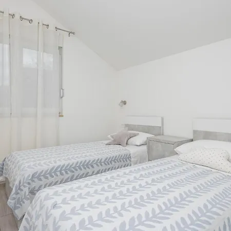 Amazing In With Kitchen Holiday home Zmijavci