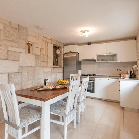 Holiday home Amazing In With Kitchen *