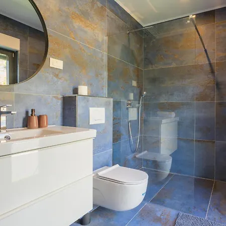 Amazing In With Kitchen