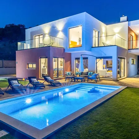 Semesterbostad Amazing In With Kitchen Dicmo