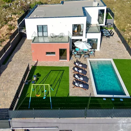 Semesterbostad Amazing In With Kitchen Dicmo