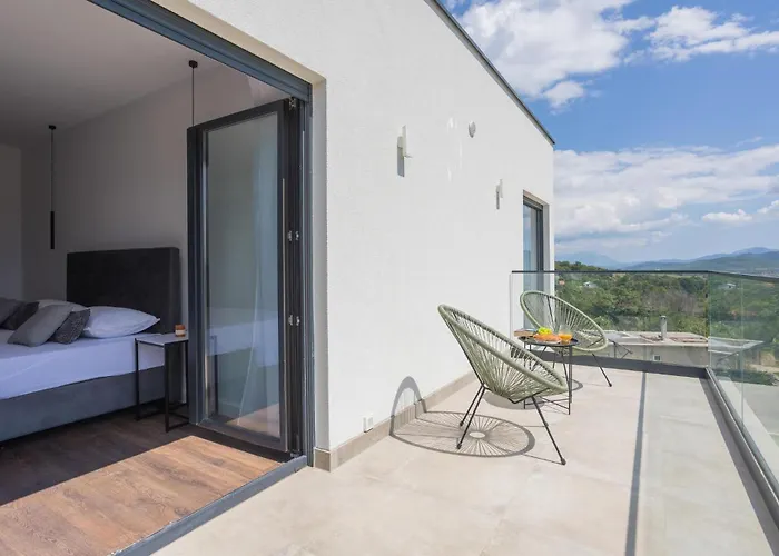 Amazing In With Kitchen *